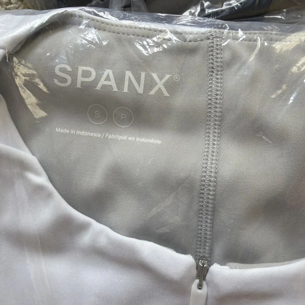 Spanx Get Moving Zip Front Athletic Dress with Built-In Bra Shorts Pocket Size S